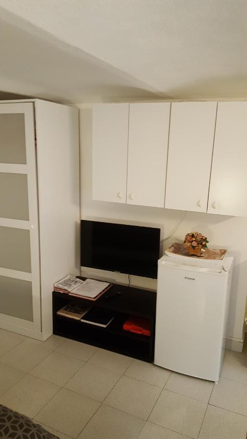Location Turistic Monolocale Nel Parco Del Santuario Apartment Asti Exterior photo